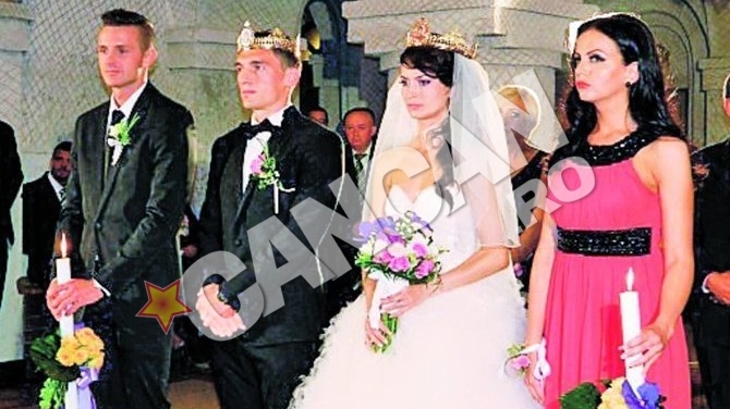 Fotbalistul Claudiu Keseru s-a casatorit cu aleasa inimii, Laura Pop. Si-a pus pirostriile dupa 10 ani de relatie