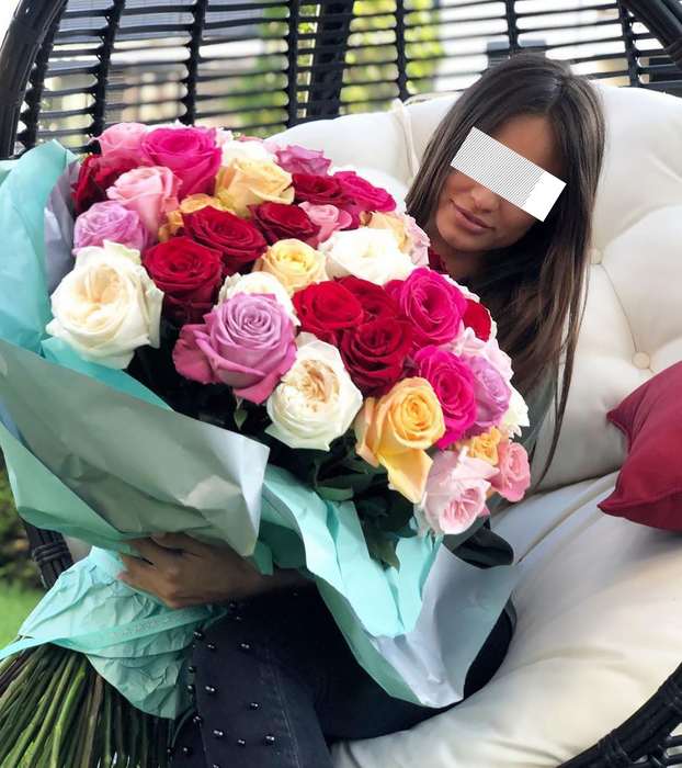 Maria Niculae e topită după buchetele de trandafiri și lalele (Foto: Instagram)