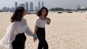 Bianca Mihai, concurenta „X Factor”, are o sosie în Dubai. Asemănarea este izbitoare | VIDEO