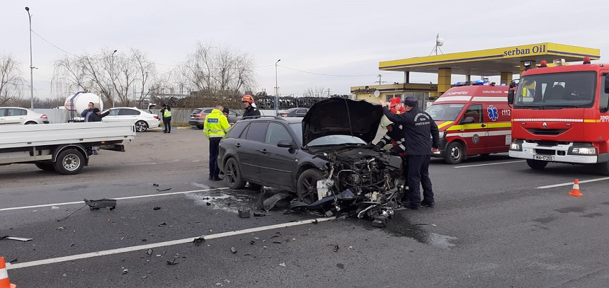 Accident deosebit de grav, în Ialomița. Trei autoturisme s-au ciocnit violent