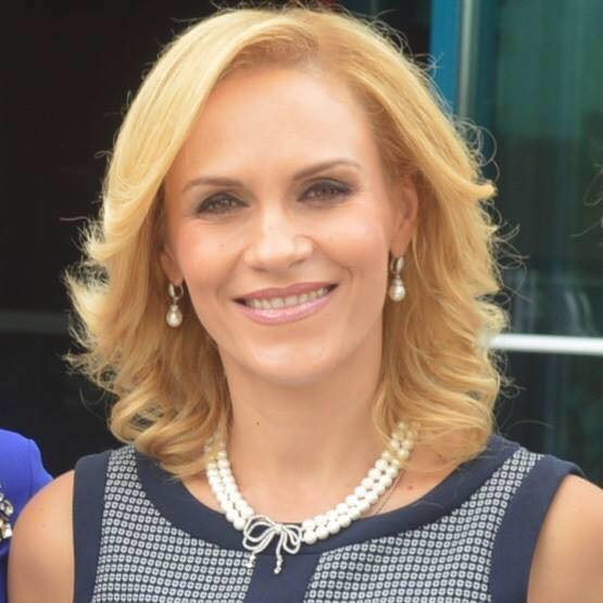 Gabriela Firea și-a redeschis pagina de Facebook!