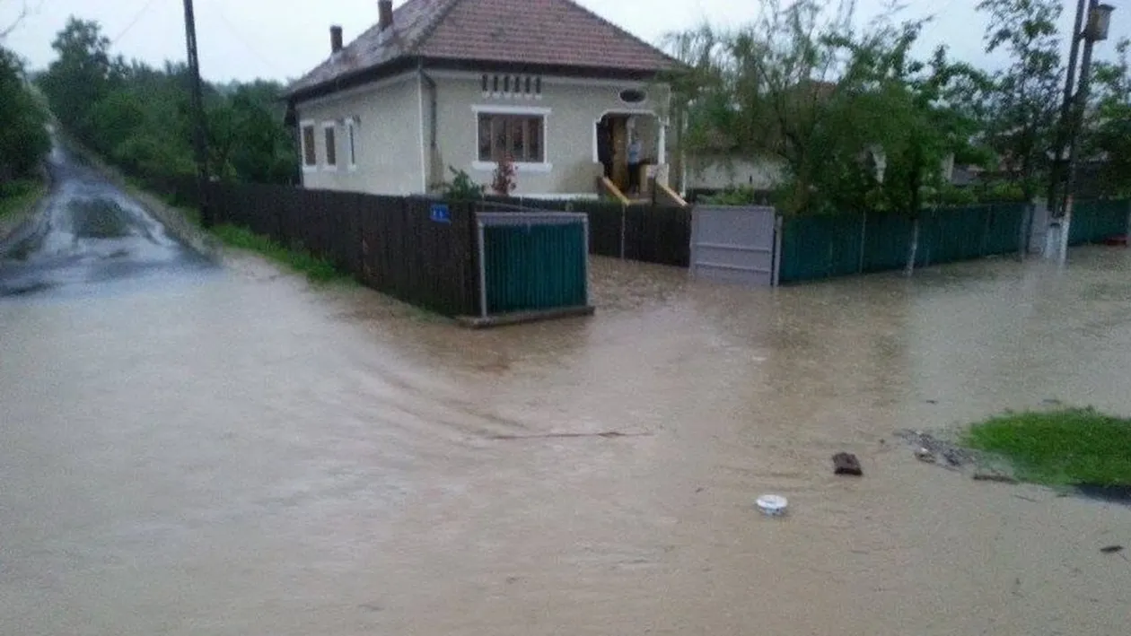 Vâlcea: Fetiţa de 12 ani luată de ape a murit!