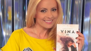 Simona Gherghe, nostalgică: ”Nu-mi dau voie cărțile astea de !” La ce visează vedeta… Și se va întâmpla peste 18 ani!