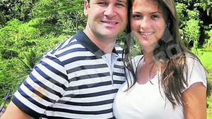Logodnica l-a cerut de barbat pe Robert Negoita