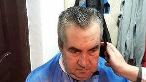 Nu e banc! Câți lei costă un tuns pe vreme de izolare. Acești frizeri vin la domiciliul tău în București și în alte orașe din România