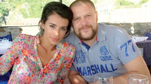 Fiica unei celebre soliste de noi a invatat de la mama ei cum sa-si tina barbatul aproape: “Daca e tampit si...”