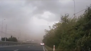 VIDEO TULBURĂTOR! Momentul în care poarta de intrare în Timişoara se prăbuşeşte şi ucide un om! Atenţie: imagini şocante