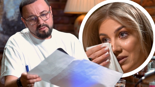 Ce scrie în certificatul de divorț al Codruței Filip și al lui Valentin Sanfira, de fapt. Cântăreața l-a adus la podcast, la Cătălin Măruță