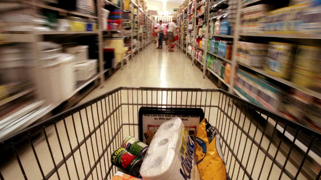 BANC | Soțul își însoțește soția la cumpărături într-un supermarket, ajunge la raionul de bere