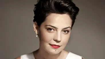 VIDEO Maria Dinulescu s-a suparat rau dupa ce a ajuns de rasul Internetului? Vezi aici reactia extrema a actritei!