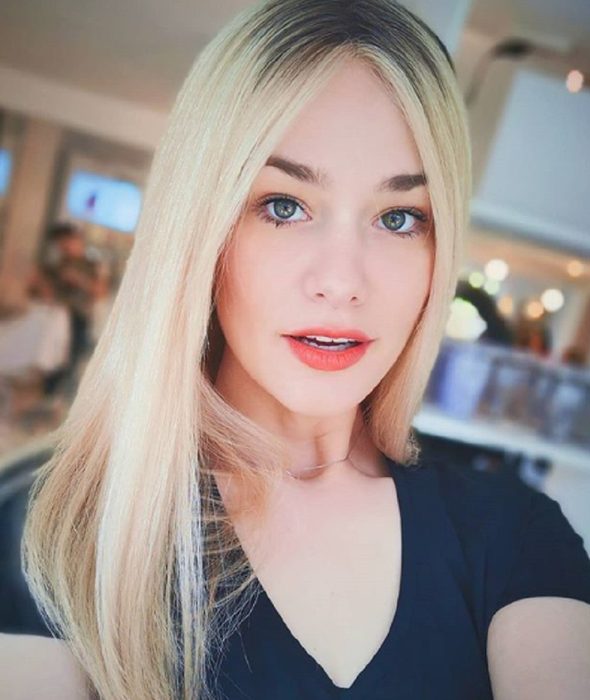 Feli Donose și-a făcut o schimbare radicală de look! Fanii nici nu au recunoscut-o