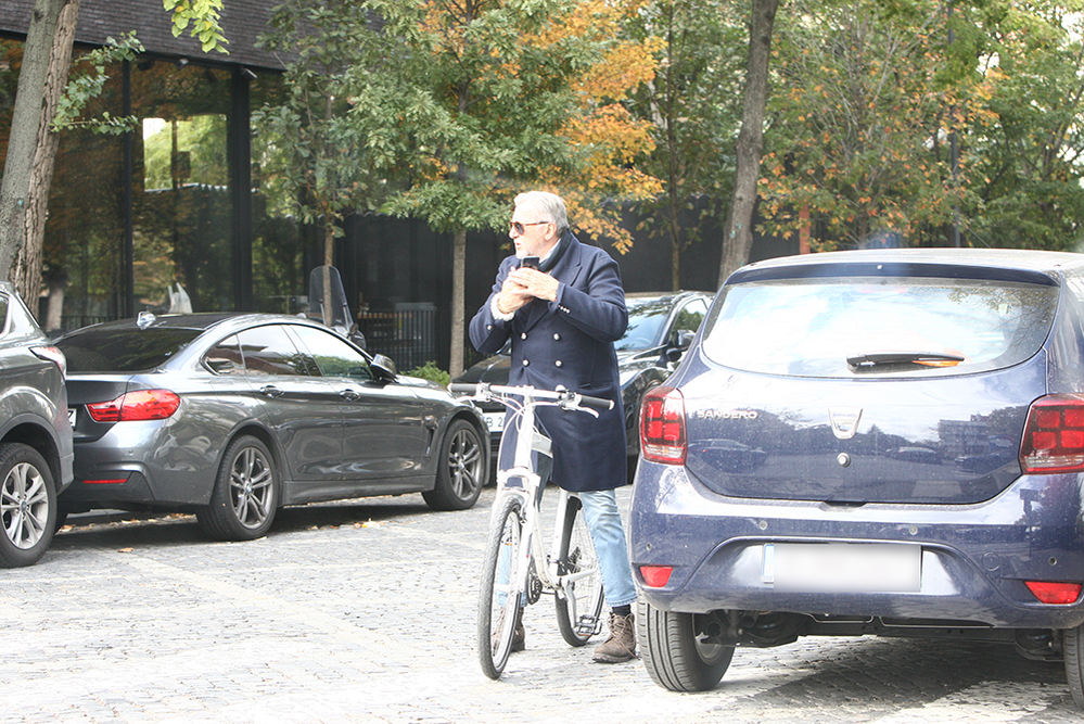 Ilie Năstase a renunțat la mașină și la scuter, din cauza cărora a avut probleme, și a ales bicicleta