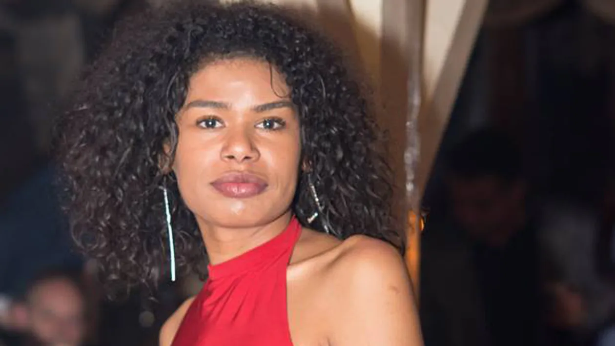 O vedetă de la noi a făcut testul de sarcină în direct! A aflat dacă va deveni sau nu mămică!