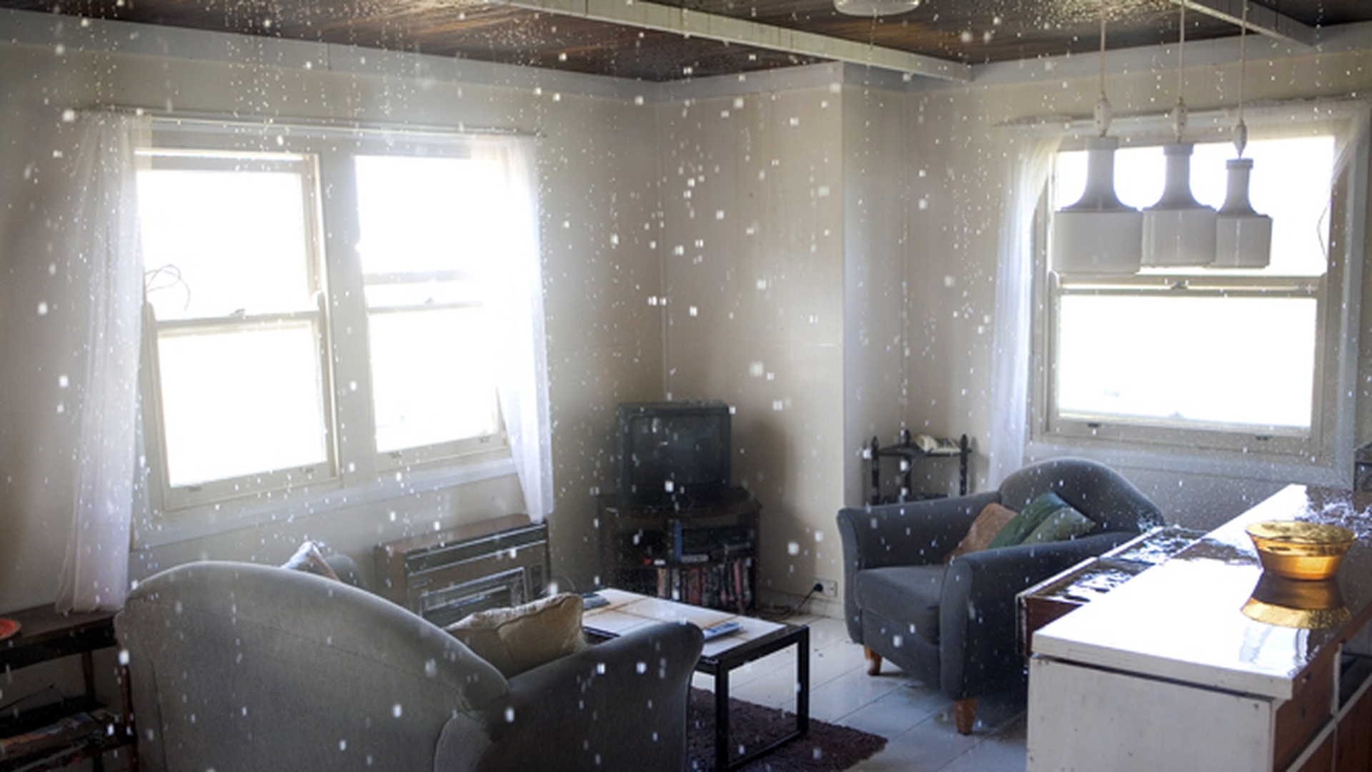 Uite in ce hal se transforma o casa din cauza ploii!