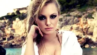 Alexandra Stan s-a DEZBRACAT pentru italieni! Fanii sunt in delir