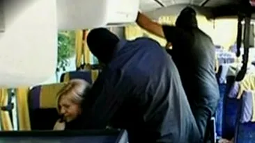 VIDEO Momente de groaza pentru Nicoleta Voica in drum spre Timisoara! A fost torturata de un grup de racheti!