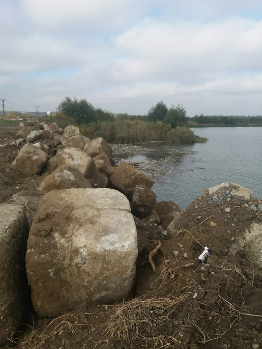 Poluarea cu plastic pe Jiu este mai intensă toamna
