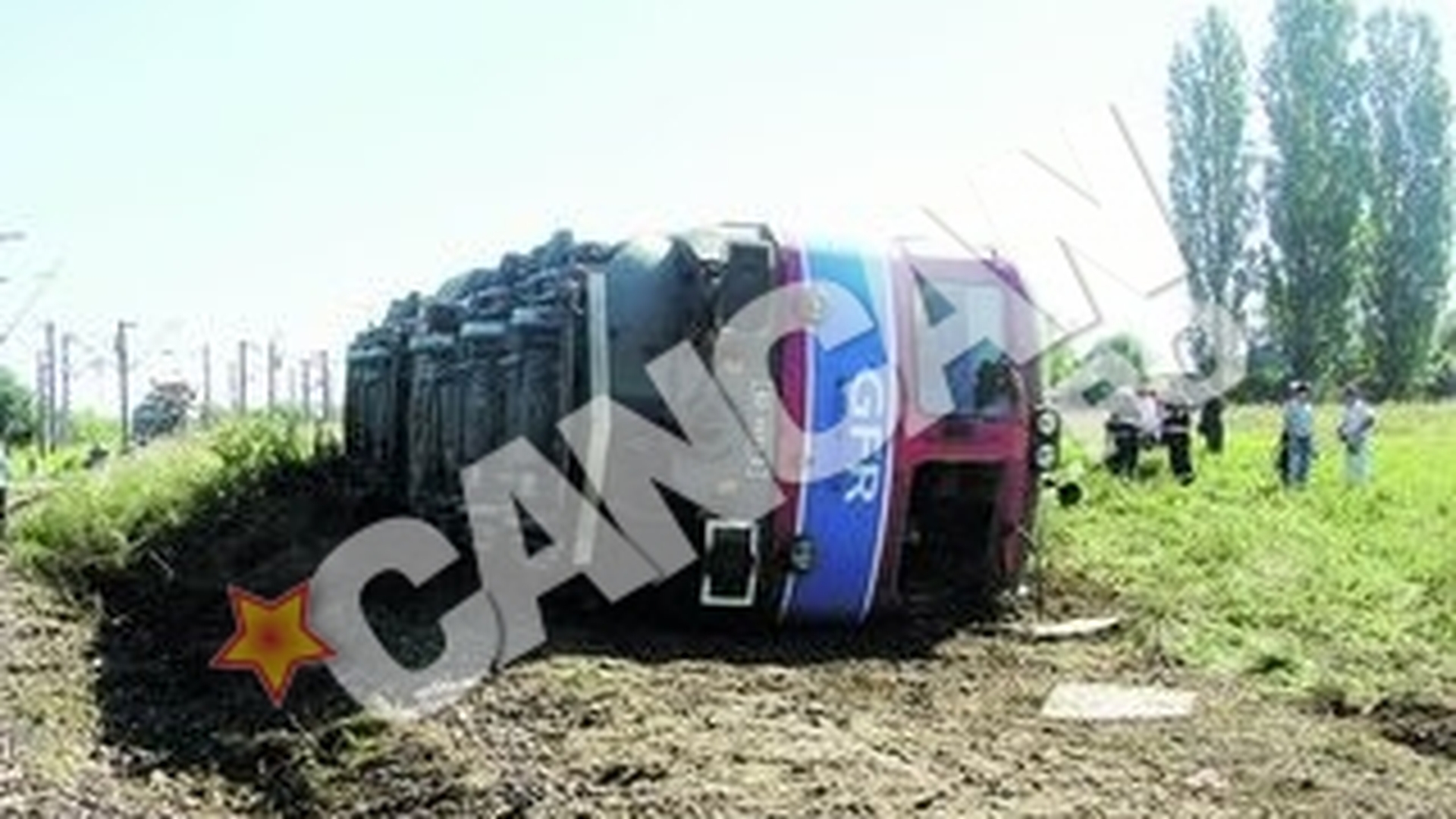 Mecanicul coborase pana la birou. Locomotiva rasturnata dupa ce a ramas fara "sofer"