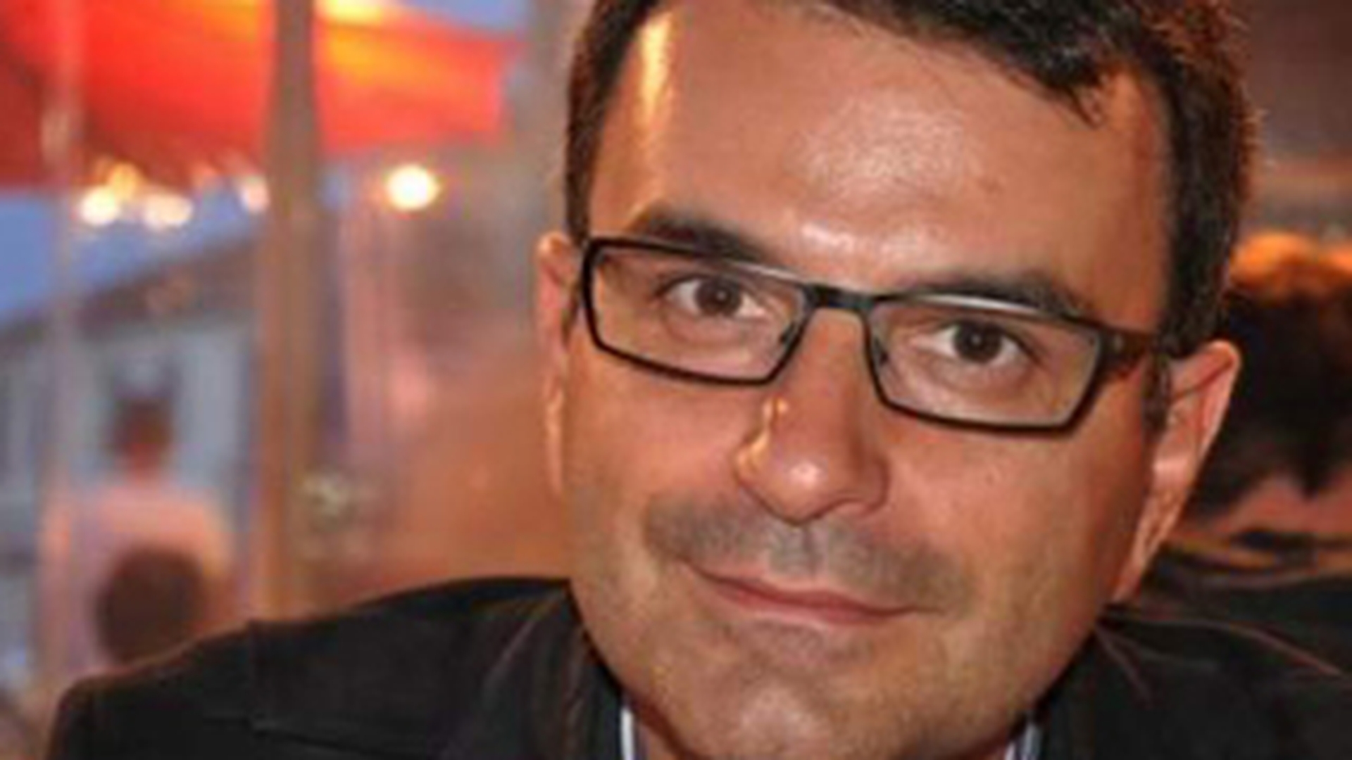 Bezna totala la mall! Lucian Mandruta: "Imi imaginez socul oamenilor, ramasi doar ei, pe intuneric, cu Spiritul Craciunului!"