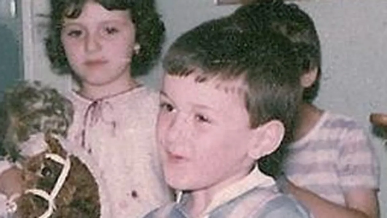 De mic zambea strengareste! Pustiul a ajuns unul dintre cei mai faimosi cantareti romani