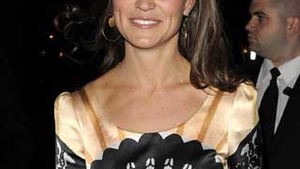 Pippa Middleton, Katie Holmes si Cameron Diaz sunt pline de riduri!
