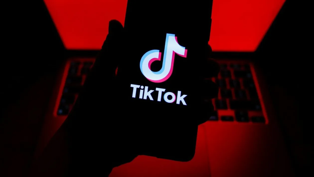 Romantism, fantezie și tone de bani: cărțile virale de pe TikTok cuceresc investitorii!
