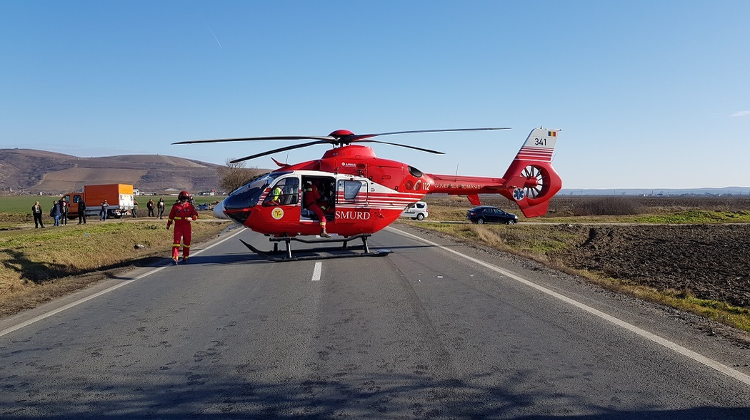 Tânărul a fost preluat de elicopterul SMURD, dar efortul a fost zadarnic