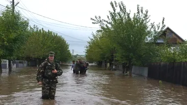 RO Alert - O sută de persoane au fost evacuate în județul Galați, în urma unei viituri. Pompierii intervin de urgență