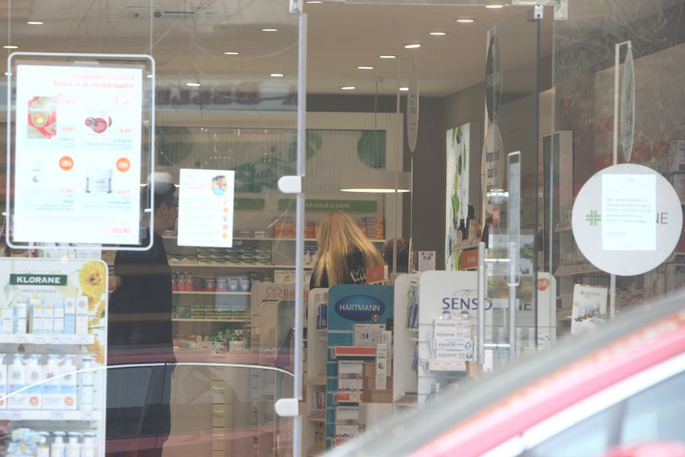 Maya Marcu, în farmacie