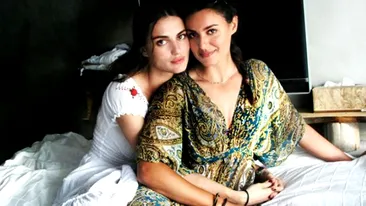 Surorile care iti vor face vara si mai fierbinte! Catrinel si Lorena Menghia seamana perfect chiar daca nu sunt gemene si sunt la fel de sexy!