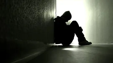 Tentativa de sinucidere intr-un liceu din Miercurea Ciuc! Un elev s-a aruncat de la etaj pe geamul clasei, in timpul orei