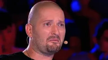 Ce-si face omul cu mana lui se numeste...! Cheloo s-a pozat cu hainele manjite de sange. Imaginea asta ar putea sa-i faca probleme