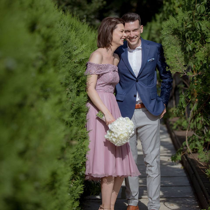 Mihaela Călin și Daniel Sava s-au căsătorit religios astăzi! Mireasa a îmbrăcat o rochie superbă, iar nașa Andreea Berecleanu nu s-a lăsat mai prejos