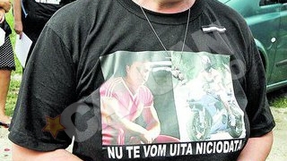 Mama stripperului decedat in accident e suparata pe liderul Flamingo Boys: "Cornel Pasat isi face reclama pe spatele unui mort!"