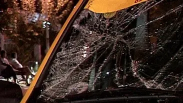 Un taximetrist a lovit un tanar pe trecerea de pietoni, in Capitala