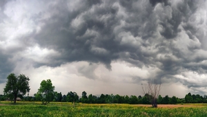 Meteorologii au făcut anunțul: cod galben de furtună pentru mai multe județe din țară