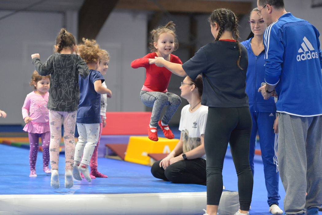 Nadia Comăneci a dat startul înscrierilor la școala ei de gimnastică din Otopeni
