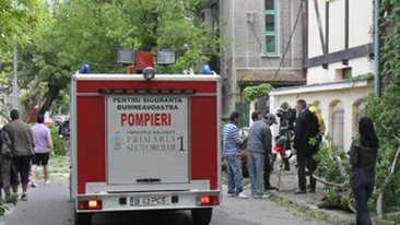 Barbatul lovit de un panou in timpul furtunii de ieri din Capitala a murit la Spitalul Floreasca