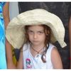 „Recunoști cine e fetița din imagine? A ajuns una dintre cele mai cunoscute influencerițe din România”