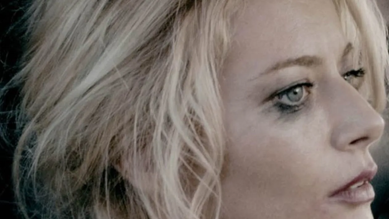 LAURA COSOI, distrusă de durere! Şi-a pierdut viaţa azi în accidentul de pe DN 1!