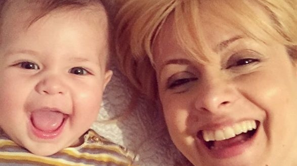 Fetiţa Simonei Gherghe a făcut primii paşi! Prezentatoarea tv a imortalizat momentul