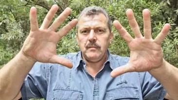 Helmut Duckadam nu i-a rămas dator lui Donald Tusk! I-a făcut cadou două sticle de pălincă, dar și …