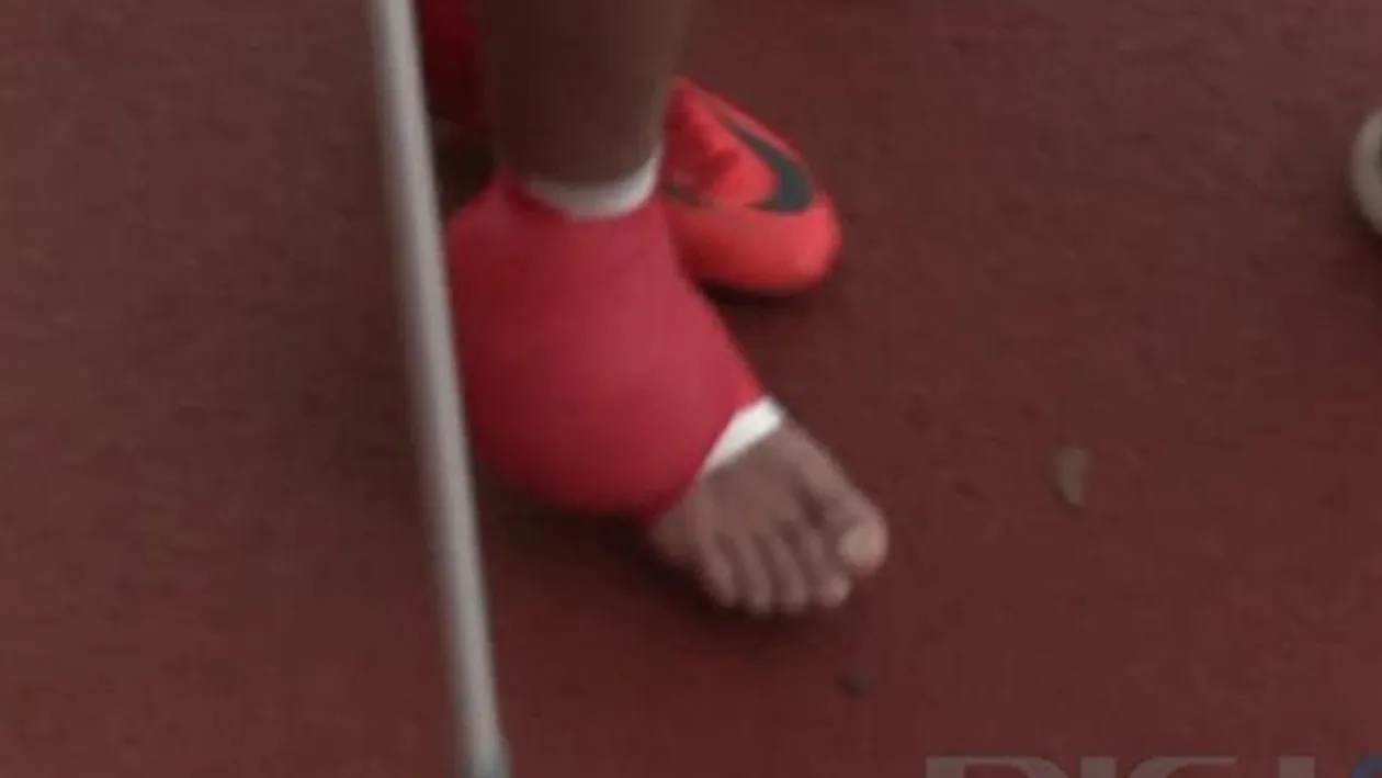 Perla lui Gigi Becali s-a rupt! Fotbalistul a început să plângă de durere! A fost scos pe braţe de pe teren