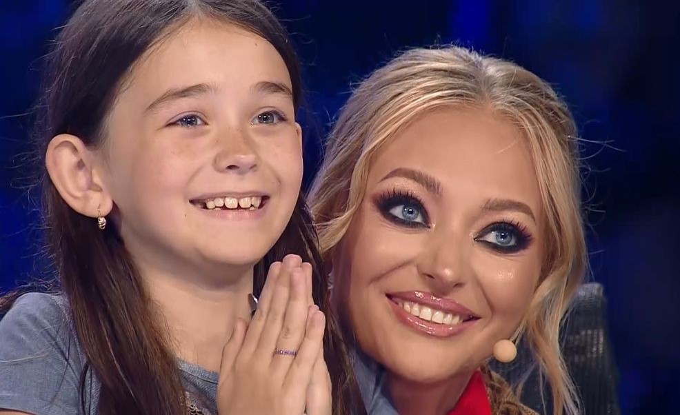 Delia, la un pas să izbucnească în lacrimi pe scena ”X Factor”! Cine este fetița care a sensibilizat-o pe artistă