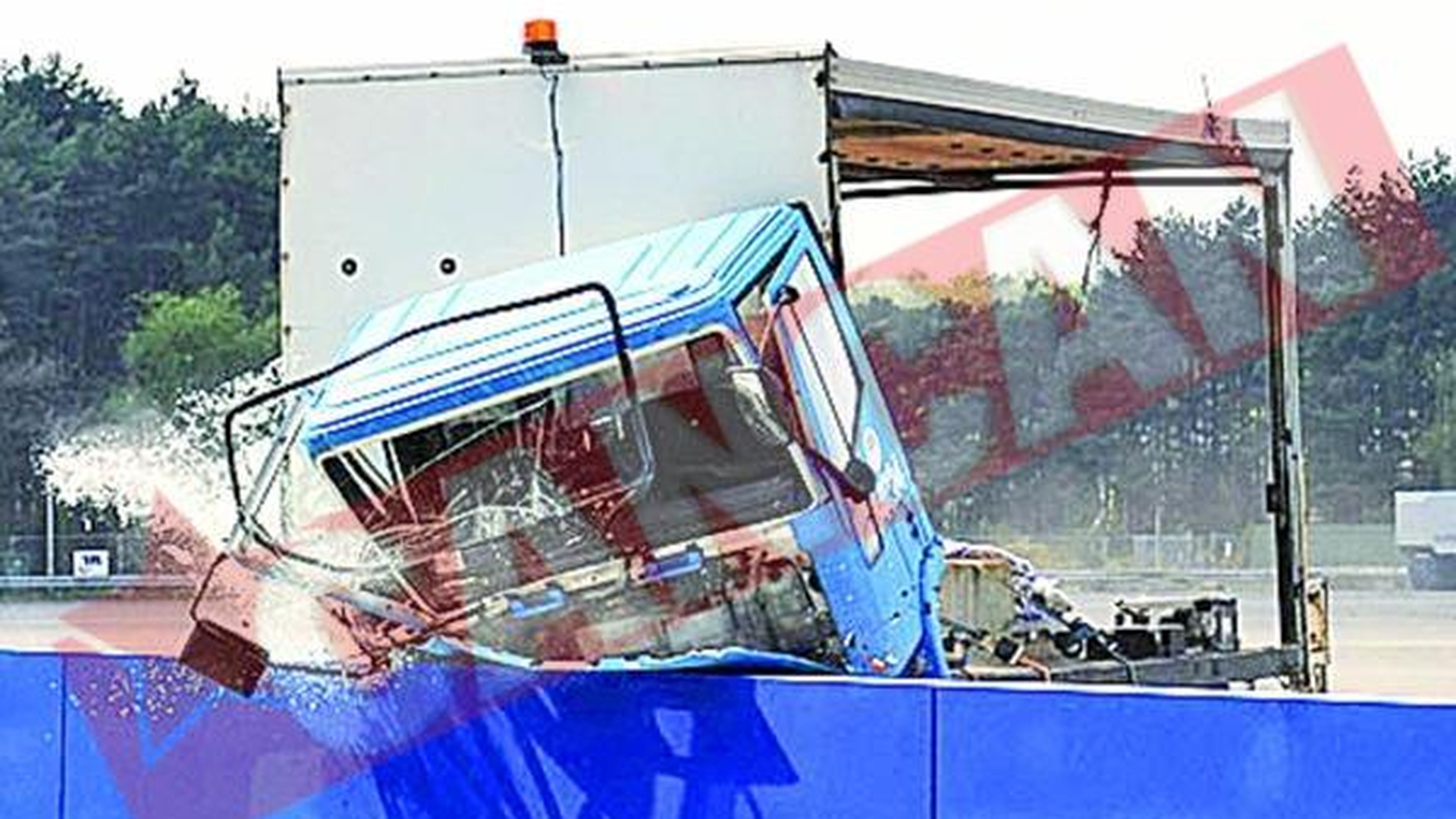 Zidul care opreste un camion plin cu explozibili