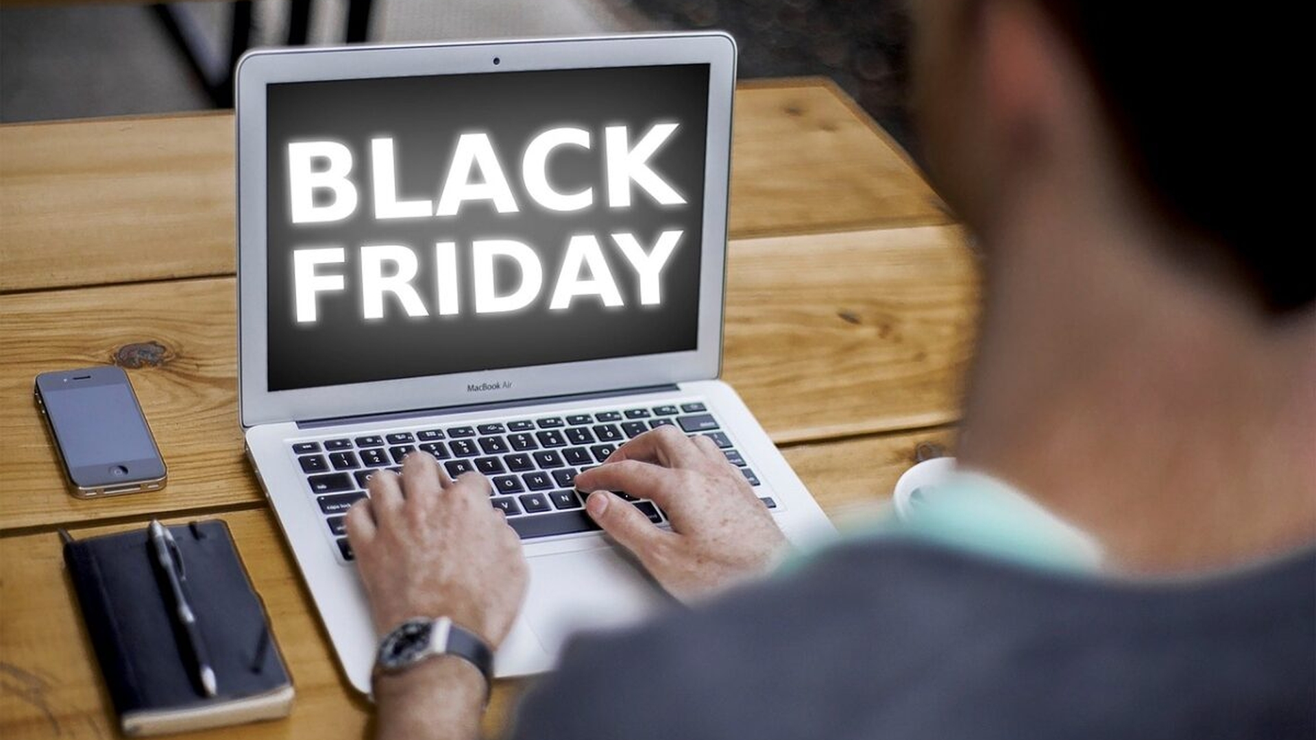 Românii au luat decizii ciudate în prag de Black Friday 2023. Ce anunț a făcut un angajat la muncă