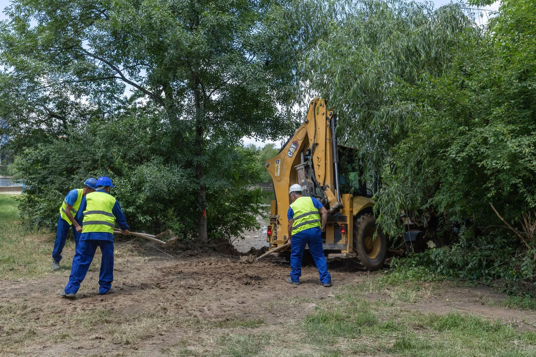 Imagini surprinzătoare din Lacul Herăstrău. Ce au descoperit muncitorii în timpul lucrărilor
