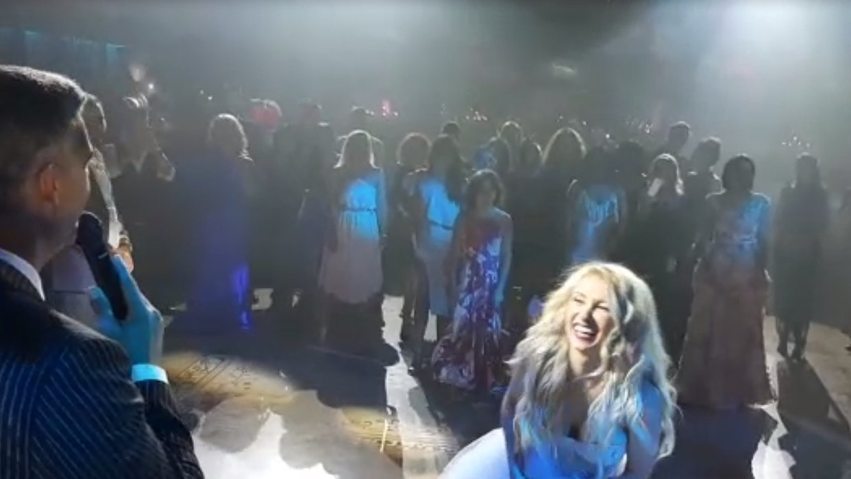 Cine este vedeta care a prins buchetul aruncat de mireasa Andreea Bălan! Urmează încă o nuntă în showbiz!