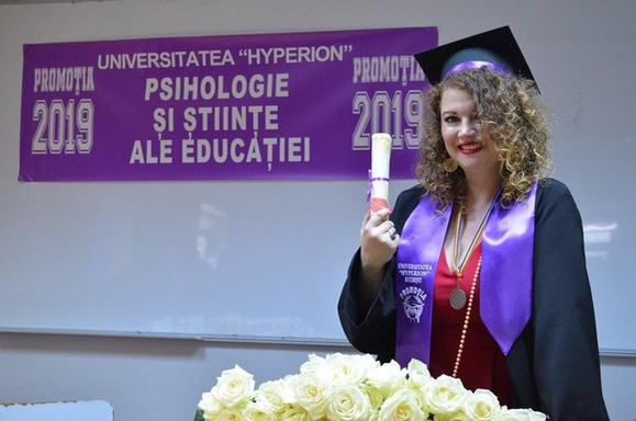 Oana Lis mai are un hop de trecut pentru a termina Facultatea de Psihologie: ”Viorel mă ascultă la lecții”
