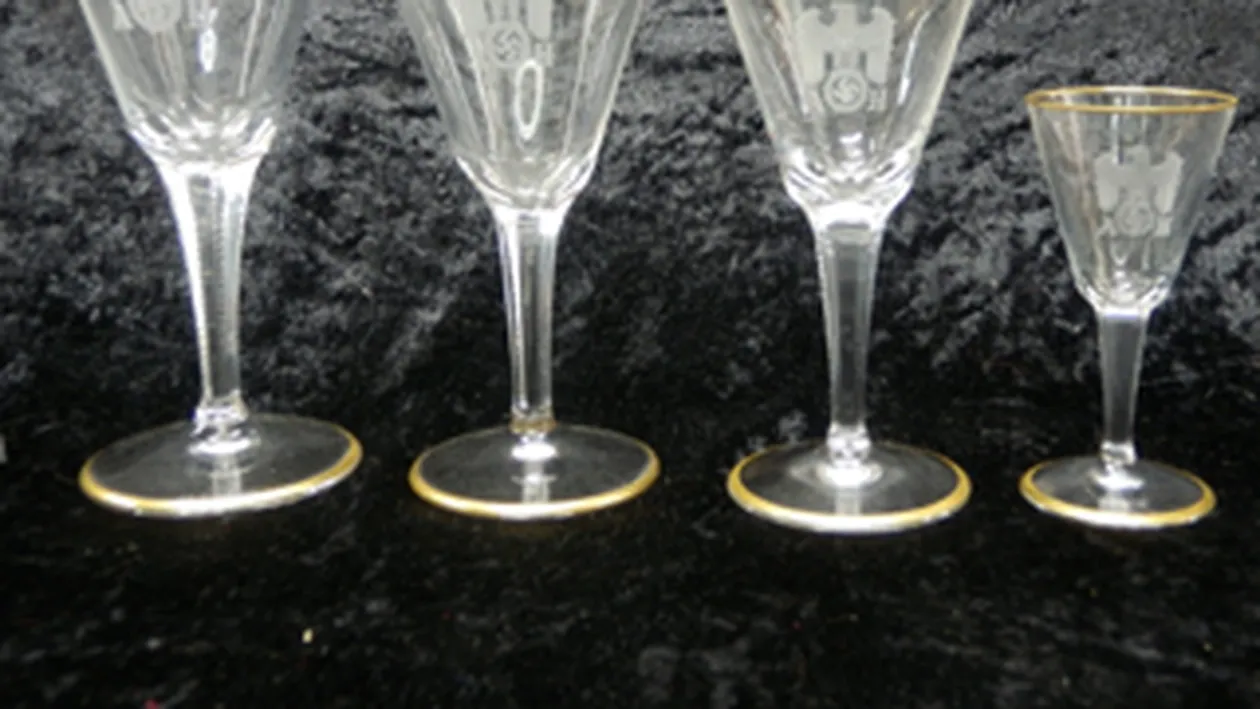 Paharele lui Hitler, vandute cu 3.800 de lire sterline